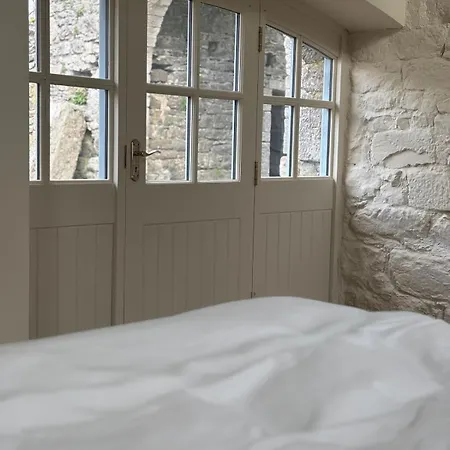 Historic Stone At Legan Castle With Hot Tub